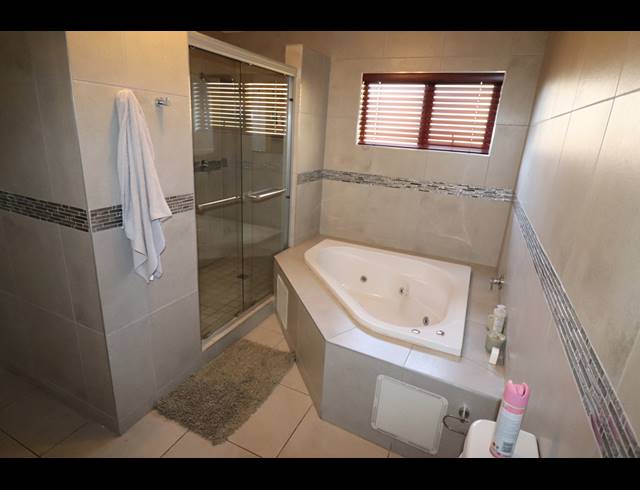 5 BEDROOM HOUSE FOR SALE IN EDENVALE CENTRAL